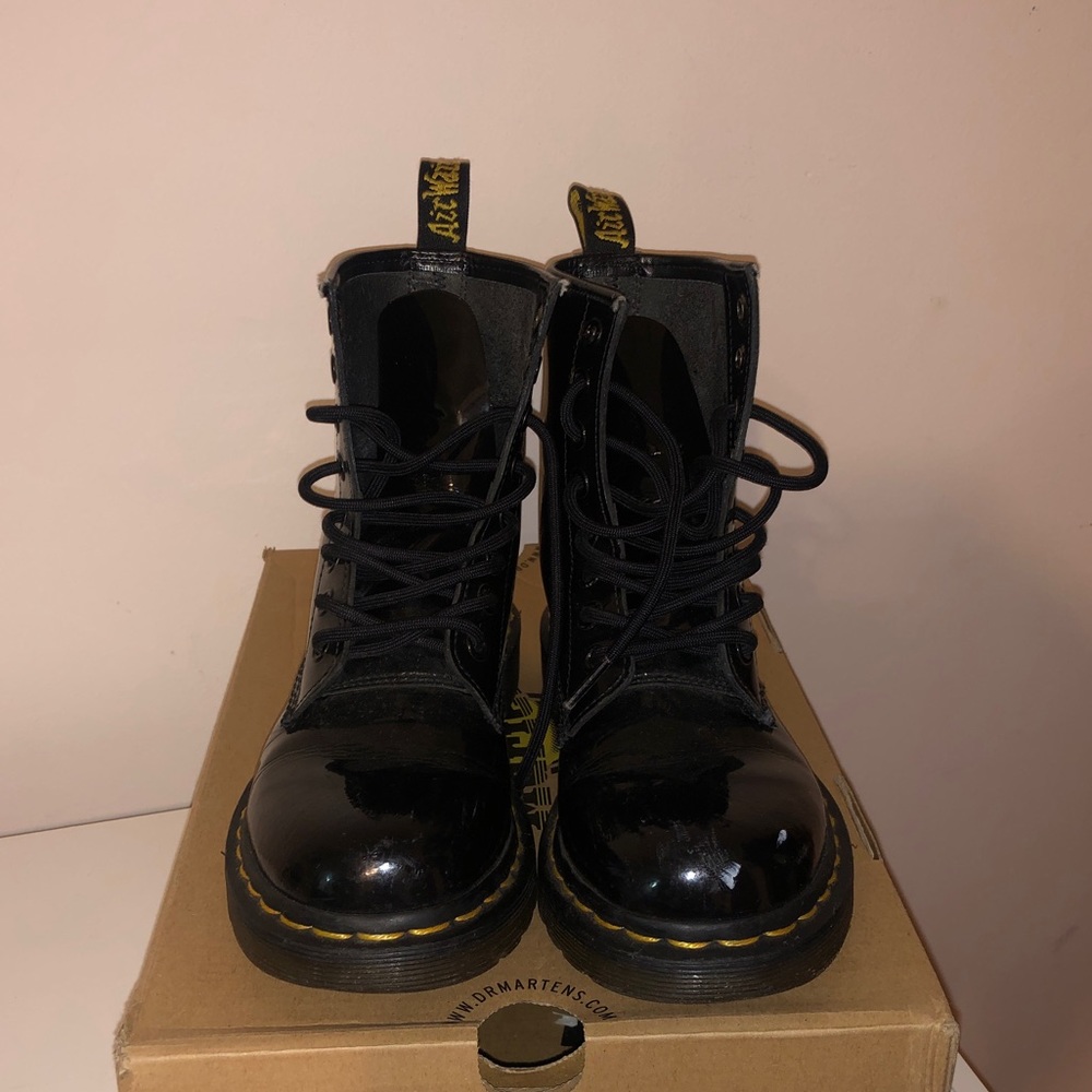Dr. Martens Patent Lamper 1460 Lace-up Boots
